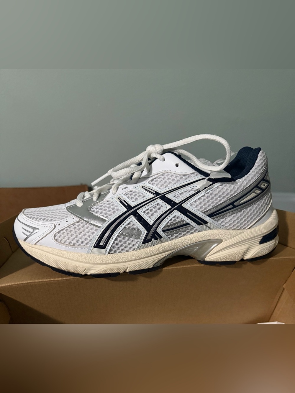 ASICS GEL-1130 Sneakers – Women’s 8 – White/Midnight – GUC w box